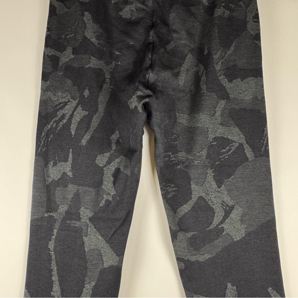 Gymshark Black Camouflage Leggings Size S - Picture 8 of 9